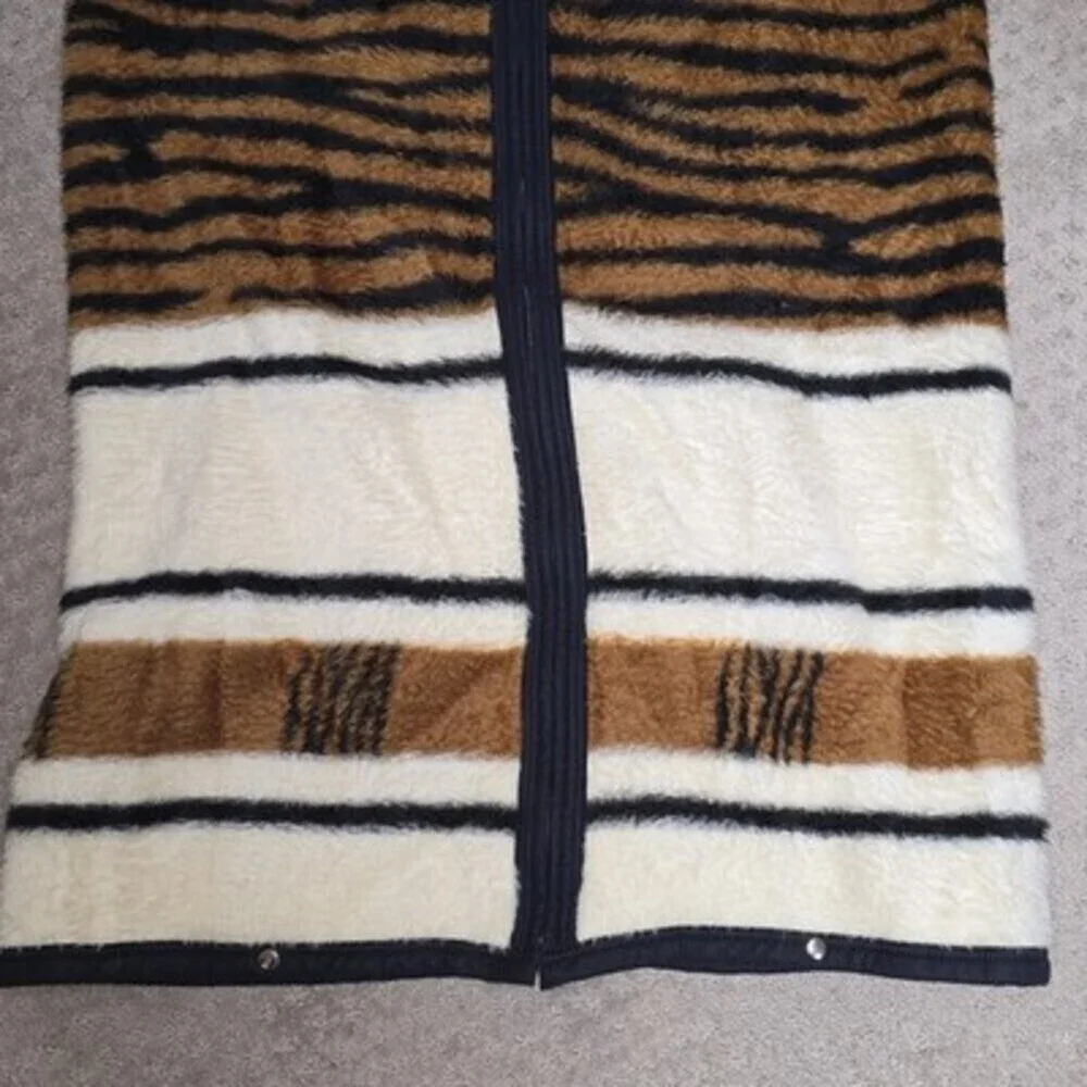 Vintage Biederlack of America Wearable Blanket Tiger Stripe Snap Front Poncho...